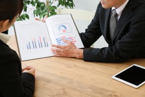 現場が求めているのはお客さまへの具体的な伝え方